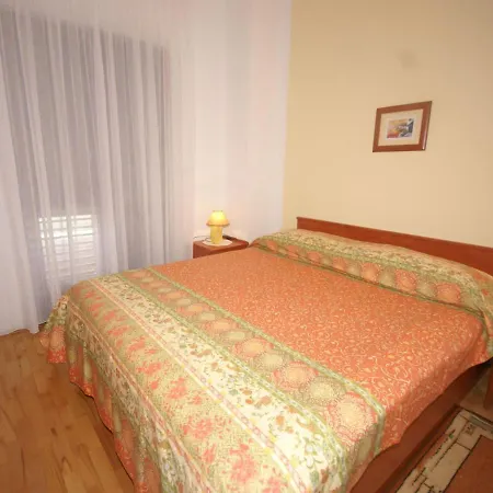 Spacious And Comfortable House With Beautiful Garden Near Tar And Beach 900 M